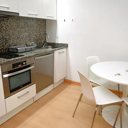 Apartment Homenfun Hospital Clinic L *