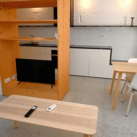 Apartment Homenfun Hospital Clinic L *